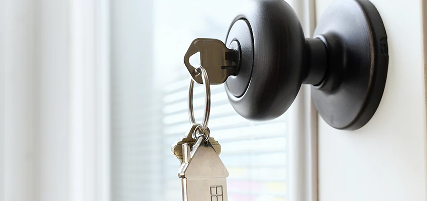 Bifold Door Knob Replacement in Guadalupe, California